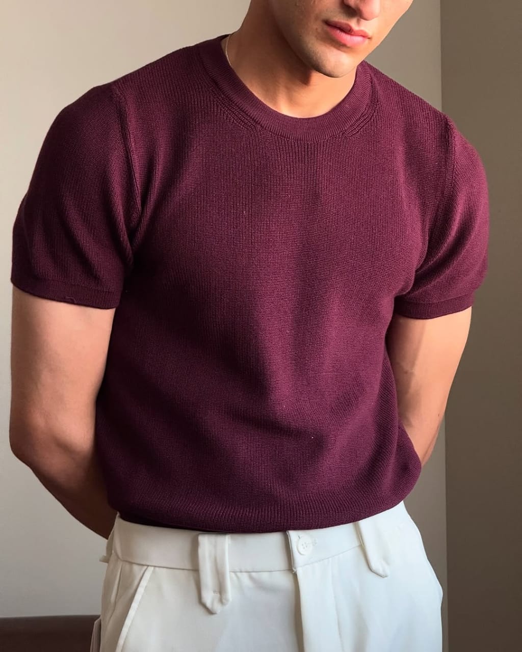 Round Neck Textured Knit T-Shirt – Burgundy